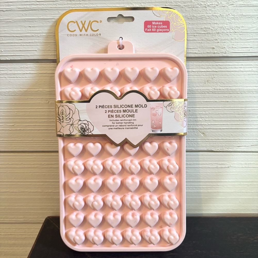 CWC 2 Pieces SILICONE HEART MOLD Makes 60 Ice Cubes NEW